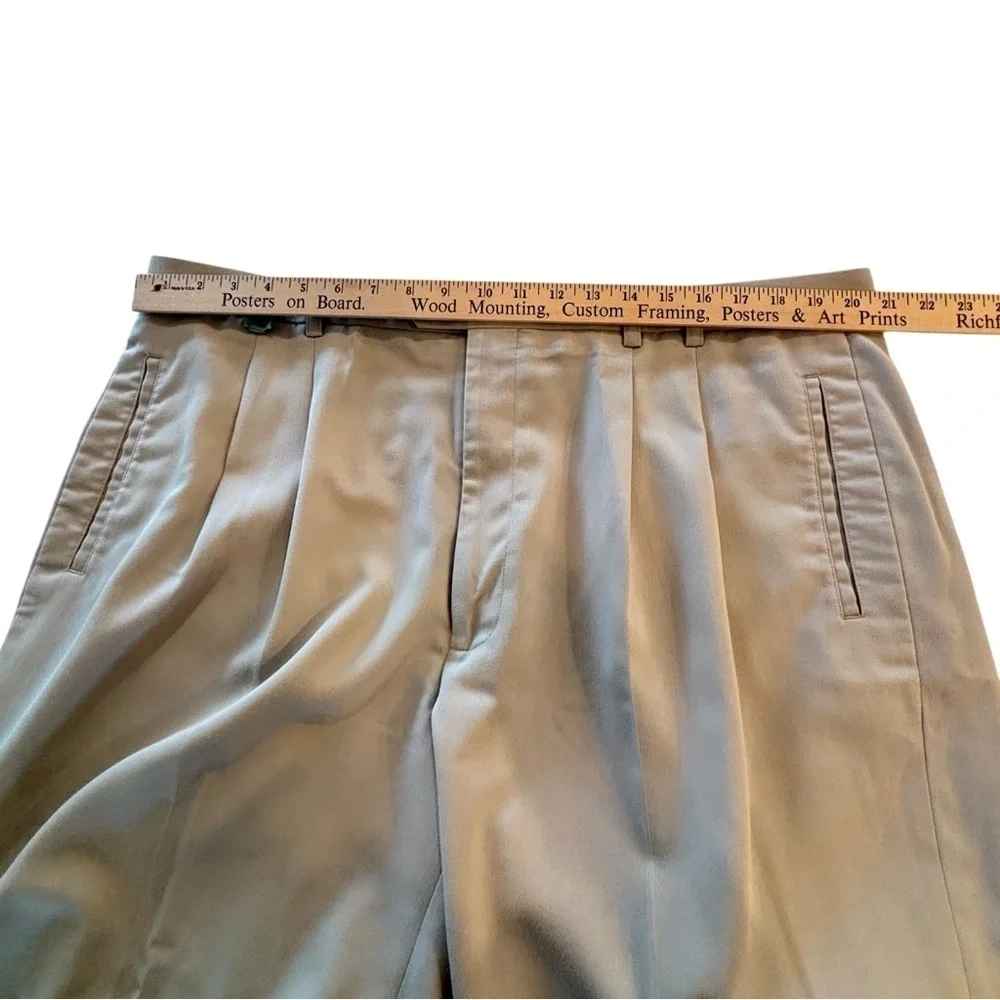 Cutter & Buck Shorts Mens Size 42 Khaki Pleated Dress 9